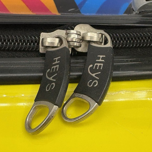 Heys Abstract Retro 90s Style Travel Carry-On Hard Shell make up Case - Picture 3 of 16